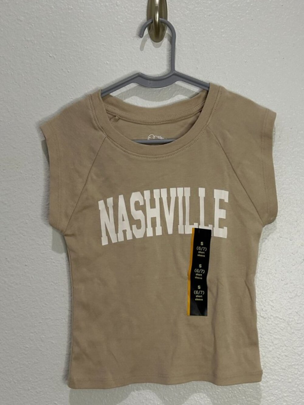 NWT Girls' Small (6/7) Raglan Cap Sleeve Graphic T-Shirt - Art Class Beige